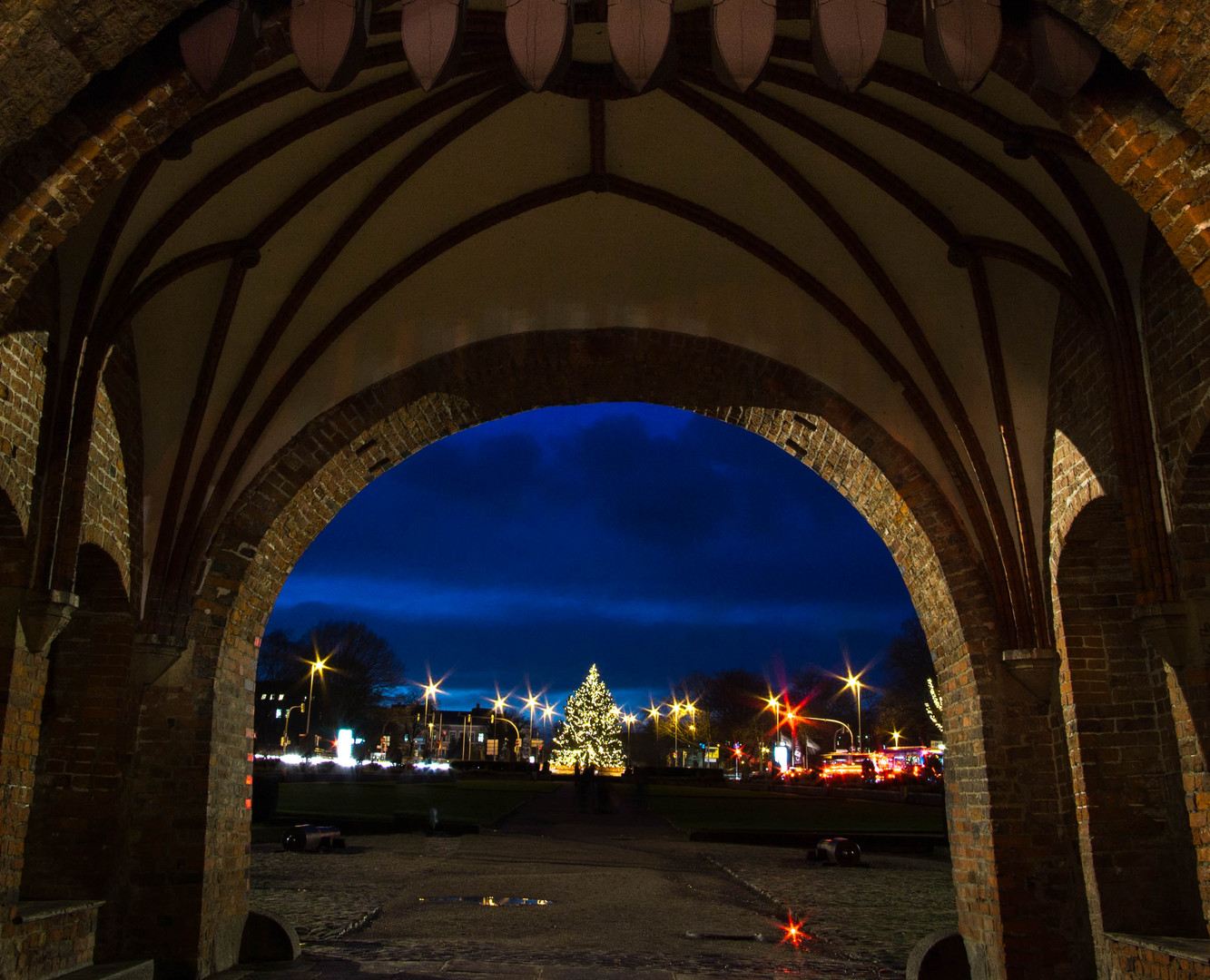 Lübeck Holstentor Weihnachtsbaum 