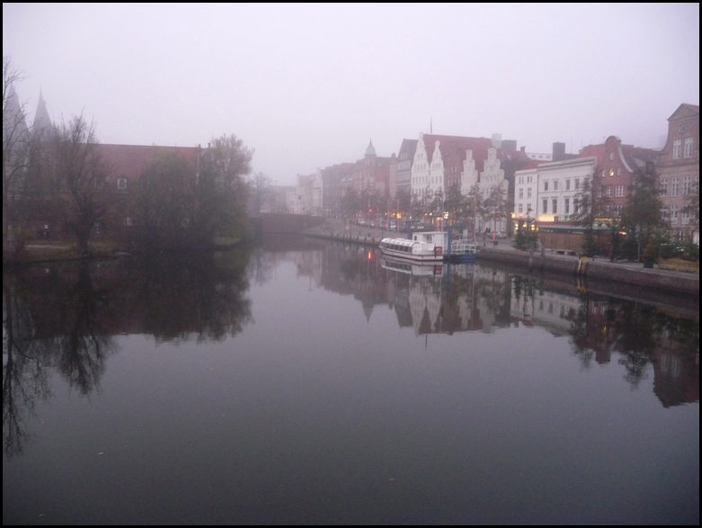 Lübeck im Nebel