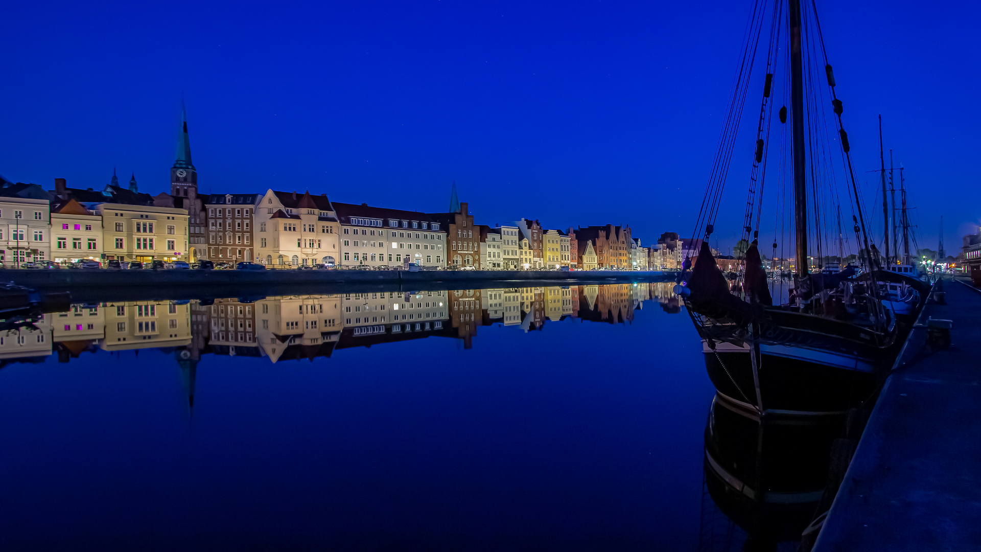 Lübeck - im Spiegel der Nacht