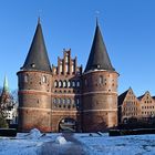 Lübeck im Winter 2021 am Holstentor.