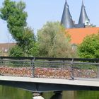 Lübeck Liebes Brücke mit Blick auf das Holstentor