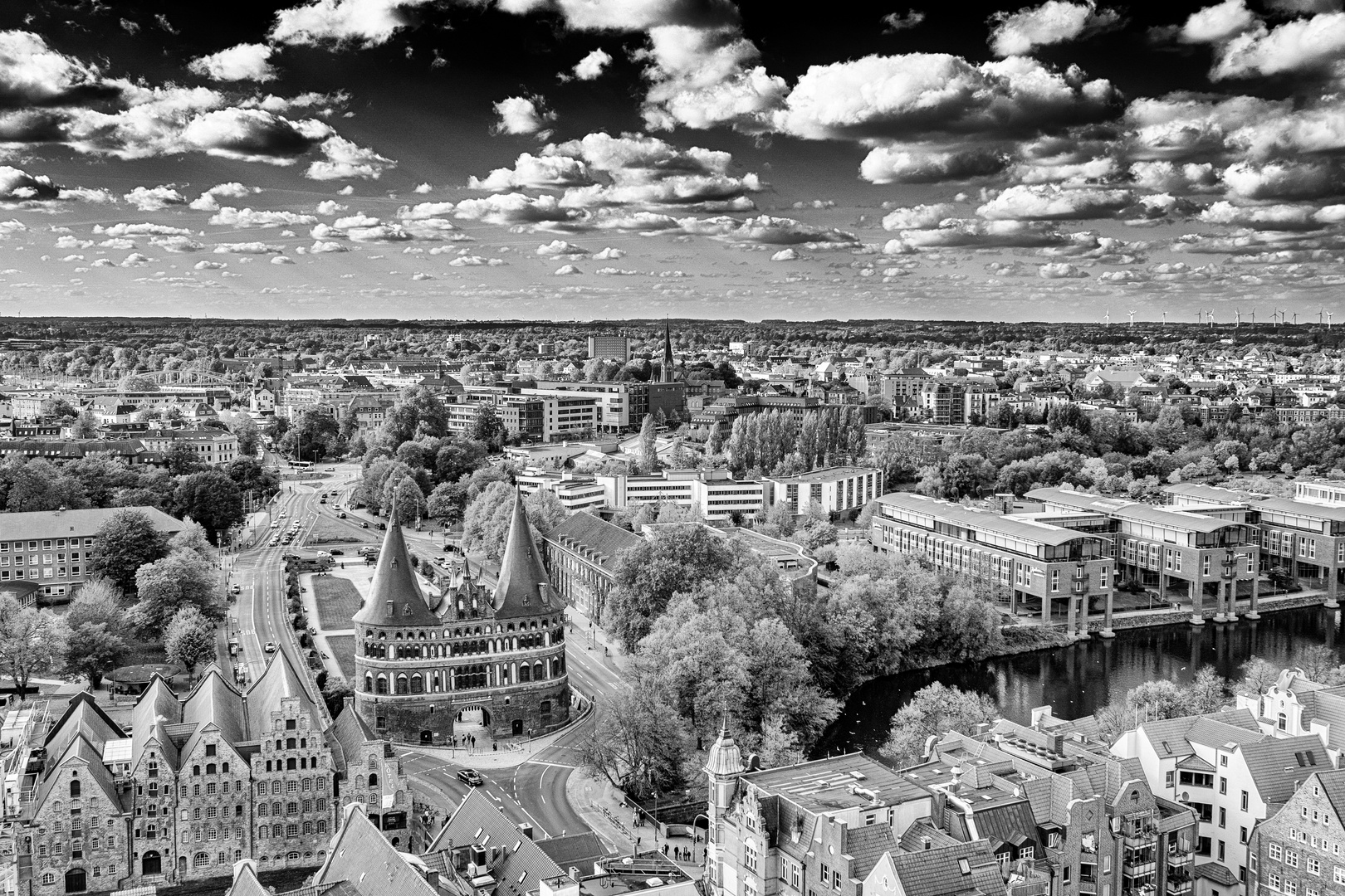 Lübeck mit Holstentor von Oben