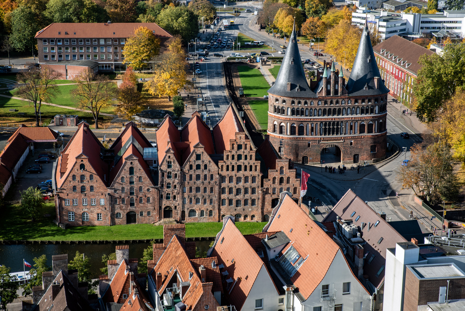 Lübeck mit Holstentor von Oben