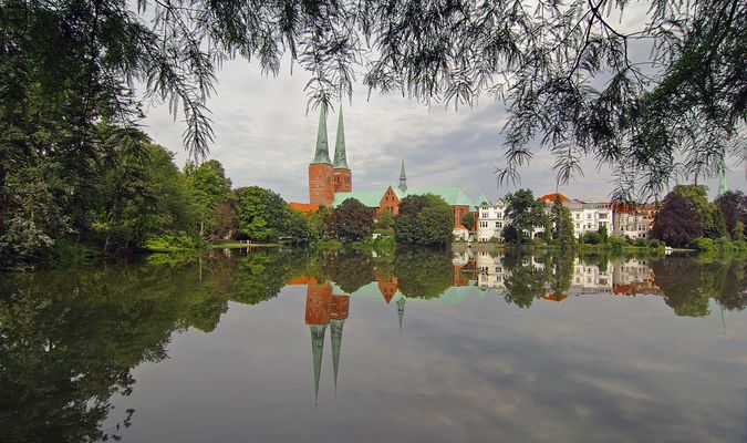 Lübeck Mühlenteich und Dom....