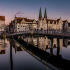 Lübeck - Muk Brücke gespiegelt