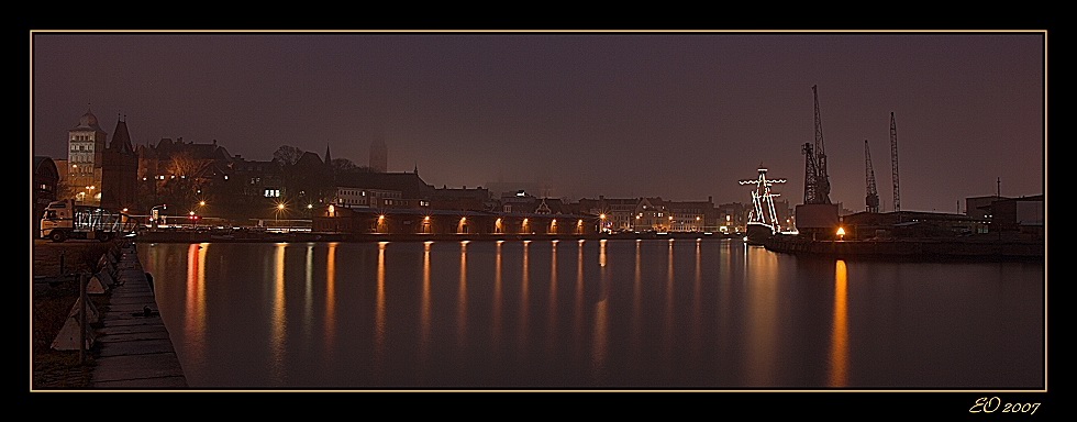 Lübeck - Skyline im Nebel