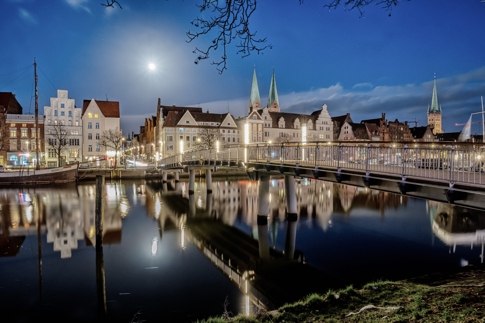 Lübeck Untertrave an der Muk-Brücke