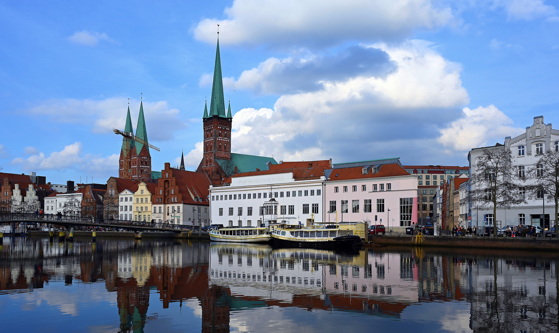 Lübeck wartet auf den Frühling an Ober- und Untertrave.