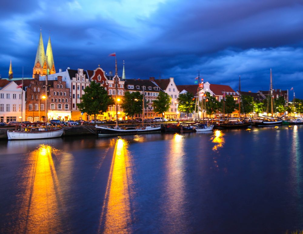 Lübecker Altstadt mit Hafen