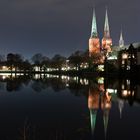 Lübecker Dom bei Nacht