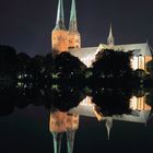 Lübecker Dom bei Nacht