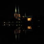 Lübecker Dom bei Nacht