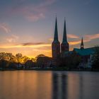 Lübecker Dom im Gegenlicht