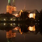 Lübecker Dom im Spiegel