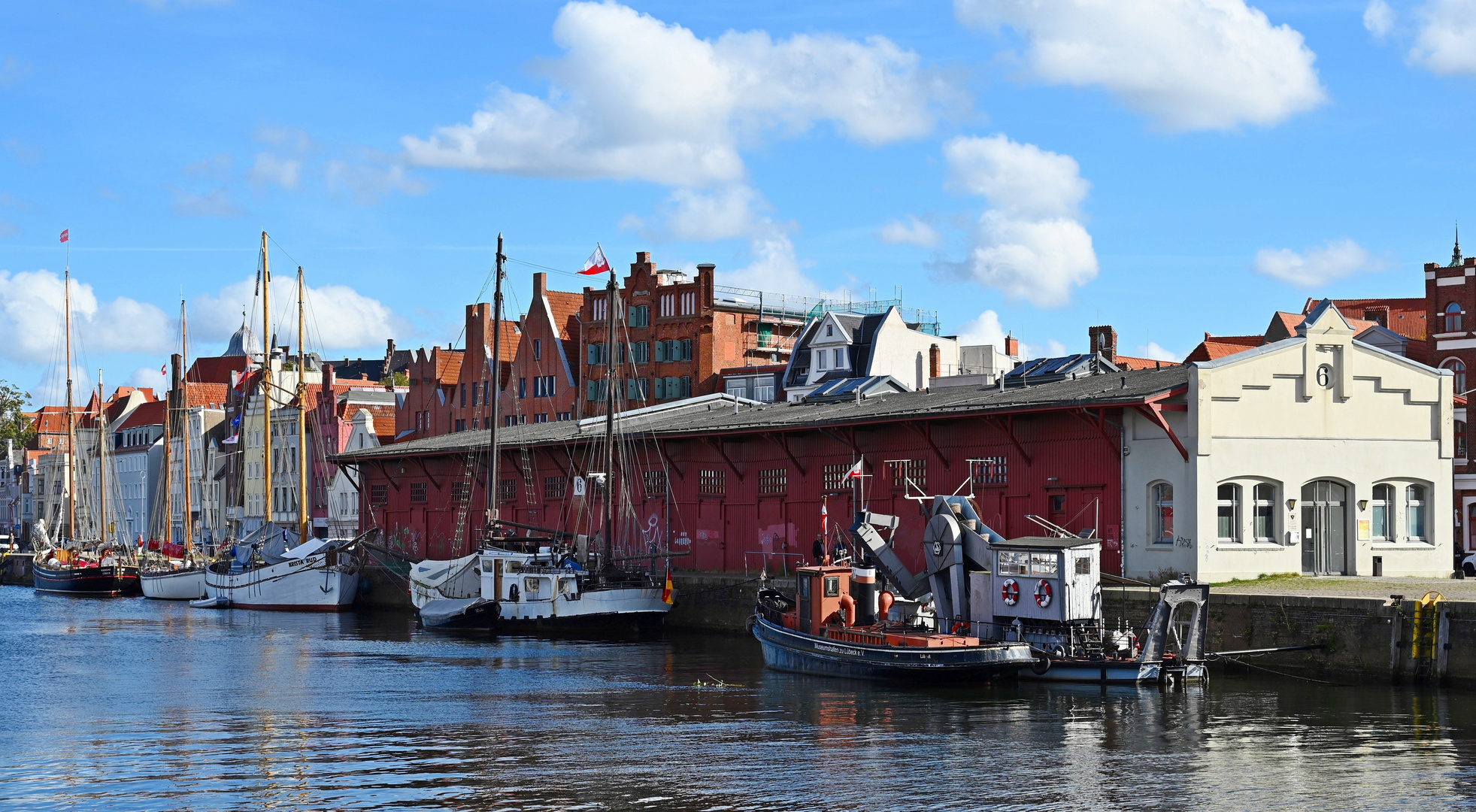 Lübecker Museumshafen an der Untertrave