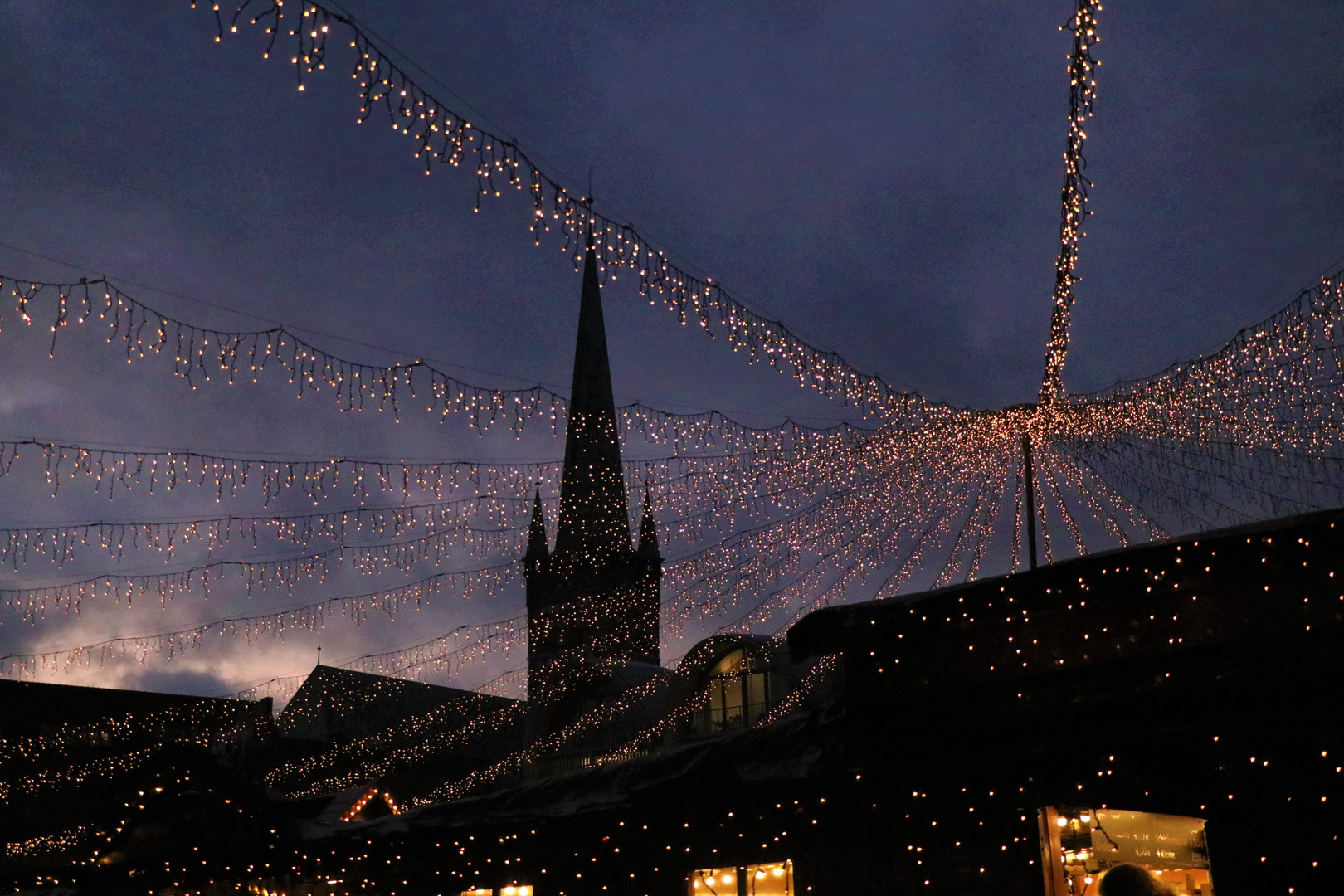 Lübecker Weihnachtsmarkt - St. Petri - Kirchturm