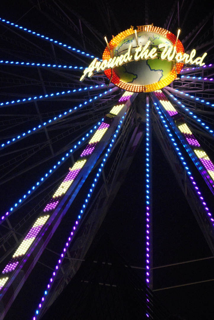 Lübeck.Weihnachtsmarkt.Riesenrad.II