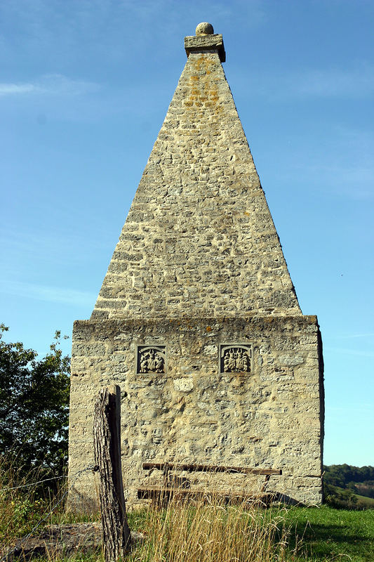 Lüderbacher Grabpyramide