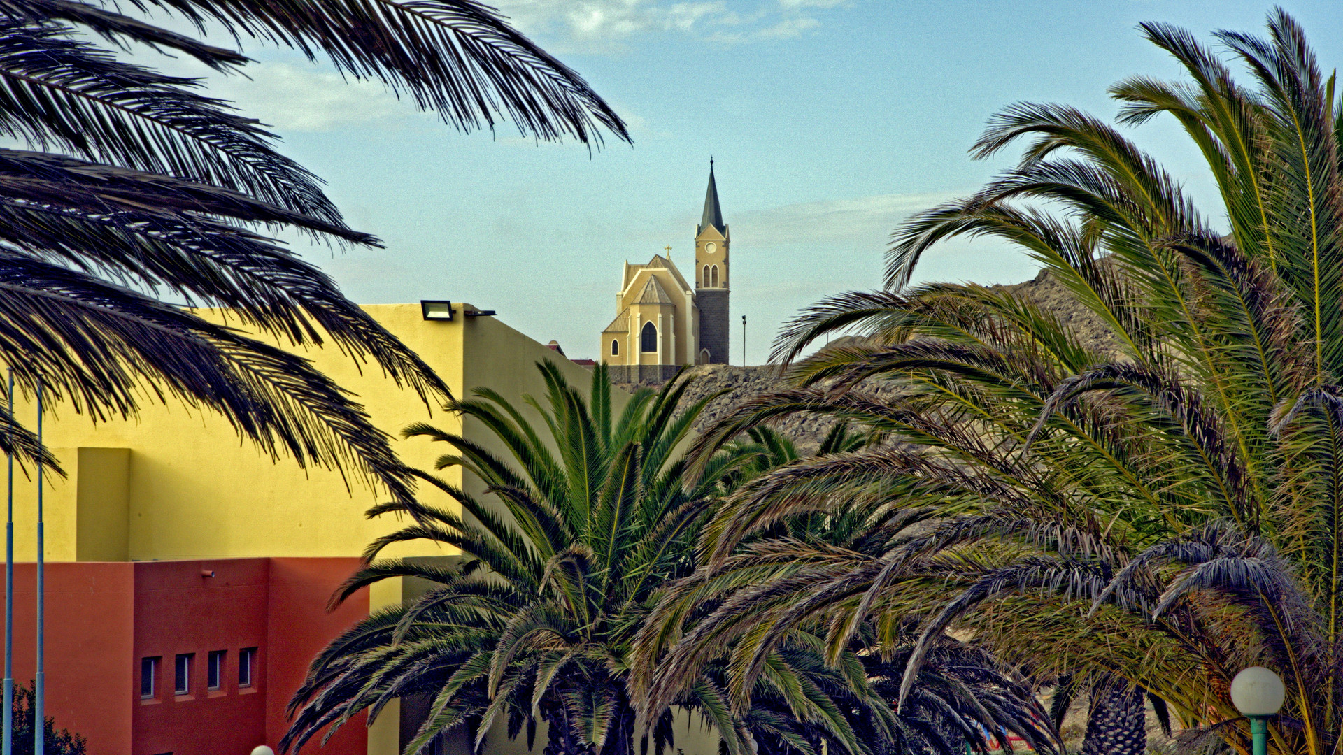 Lüderitz,- eine Stadtansicht ,- Kirche 2021