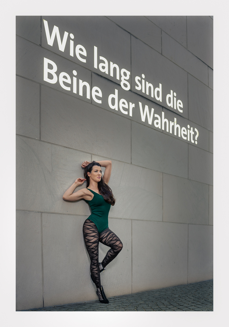 "Lügen haben kurze Beine" einmal anders Foto & Bild fashion