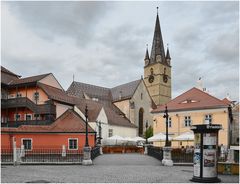 Lügenbrücke mit der evangelischen Stadtpfarrkirche