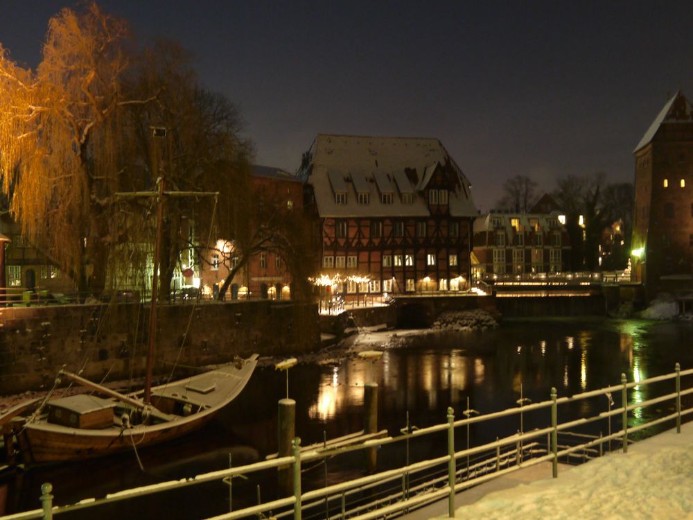 Lüneburg bei Nacht von enibas b. 