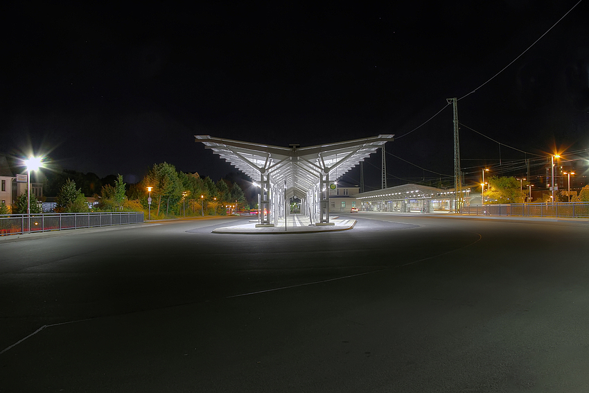 Lüneburg Busbahnhof bei Nacht 2