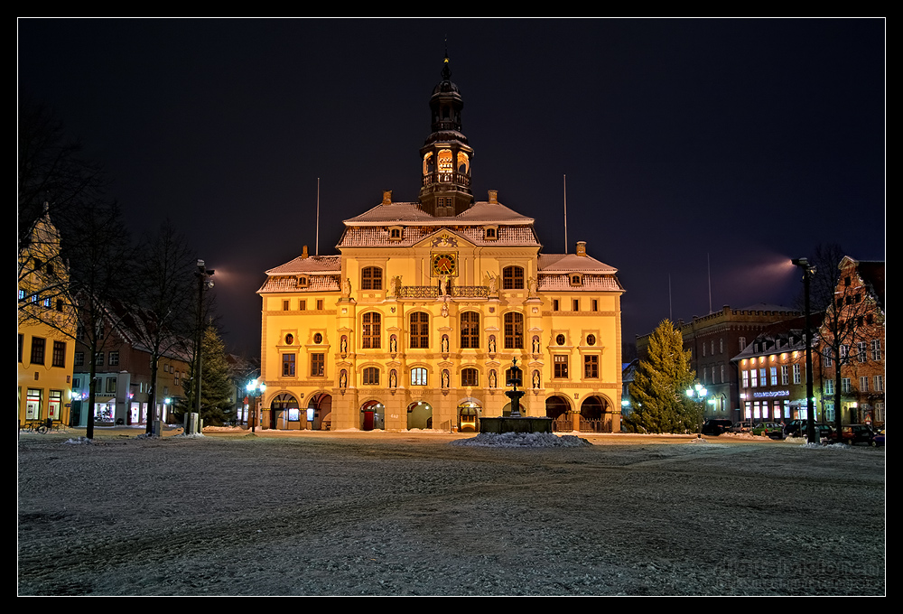 Lüneburg im Schnee - Historisches Rathaus