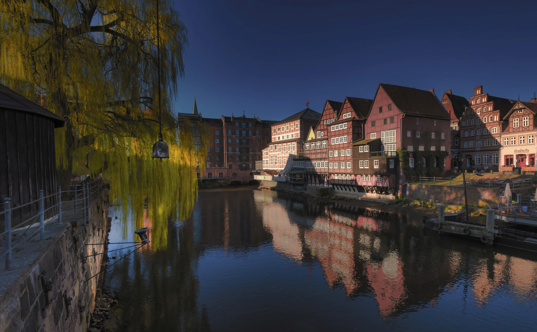 Lüneburger Hafen am frühen Morgen