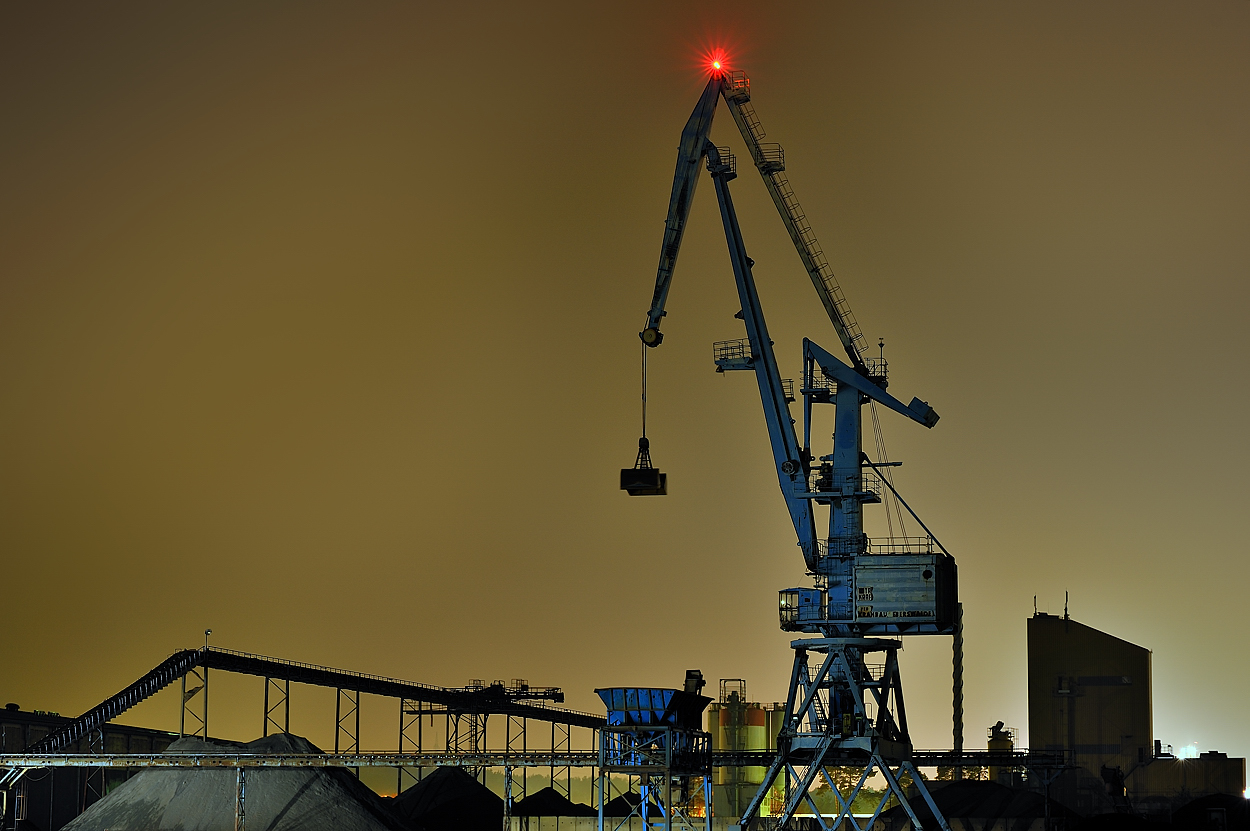 Lüneburger Krahn Foto & Bild industrie und technik, industrie nachts