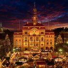 Lüneburger Rathaus mit Weihnachtsmarkt