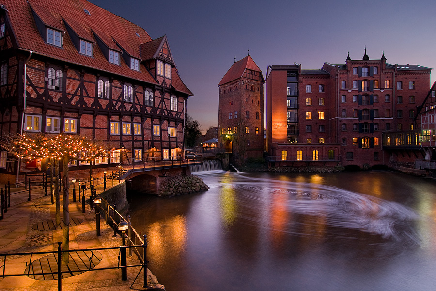 Lüneburger Wasserviertel in der Blauen Stunde