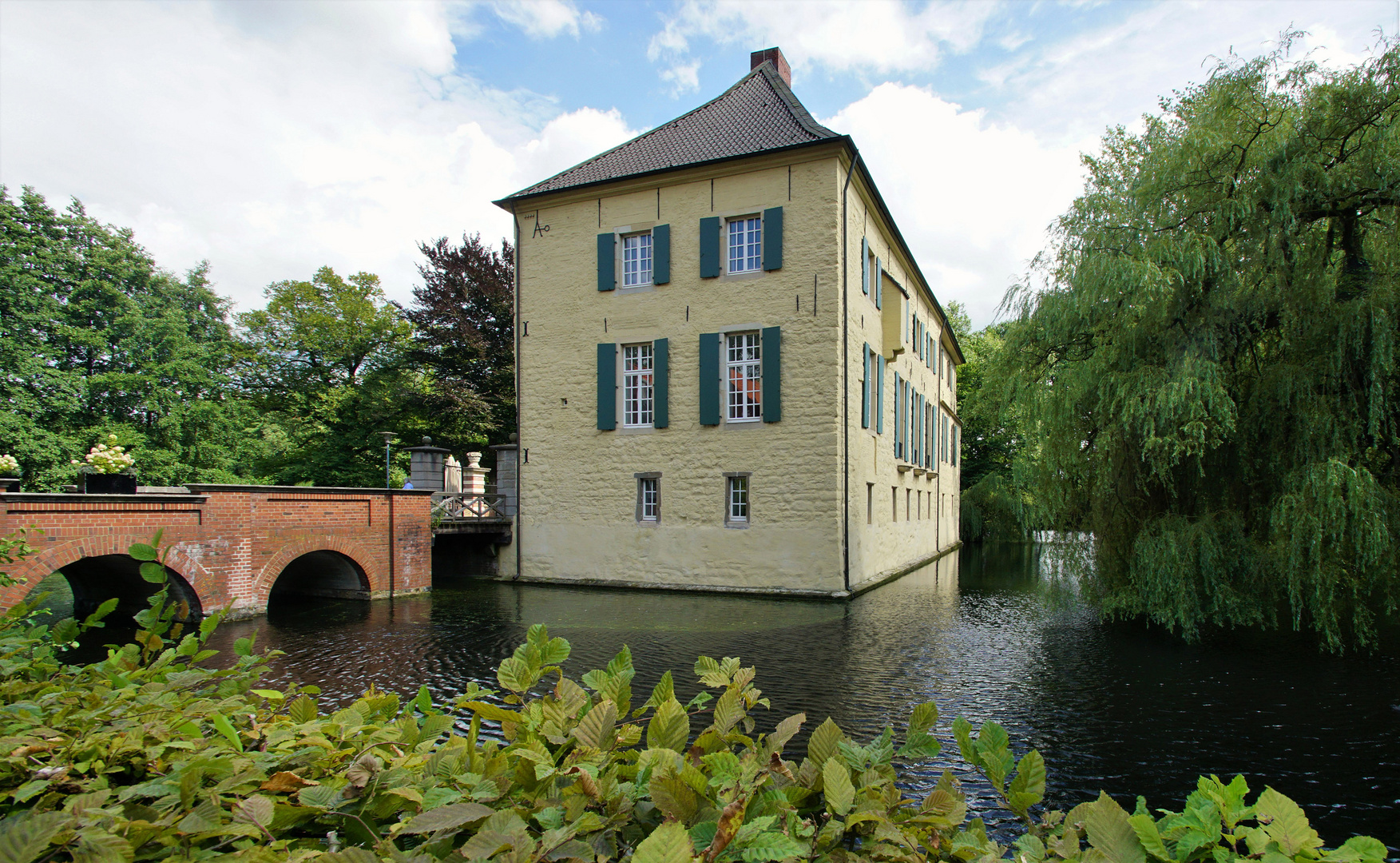 Lüttinghof, die Burg im Wasser