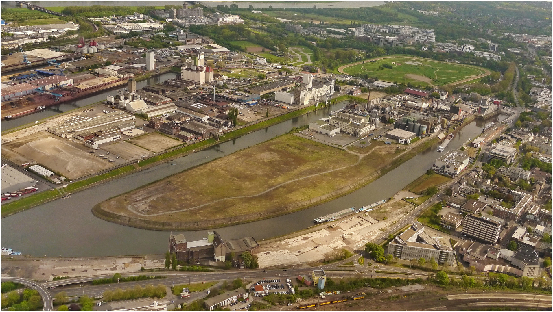 Luftaufnahme Neusser Hafen