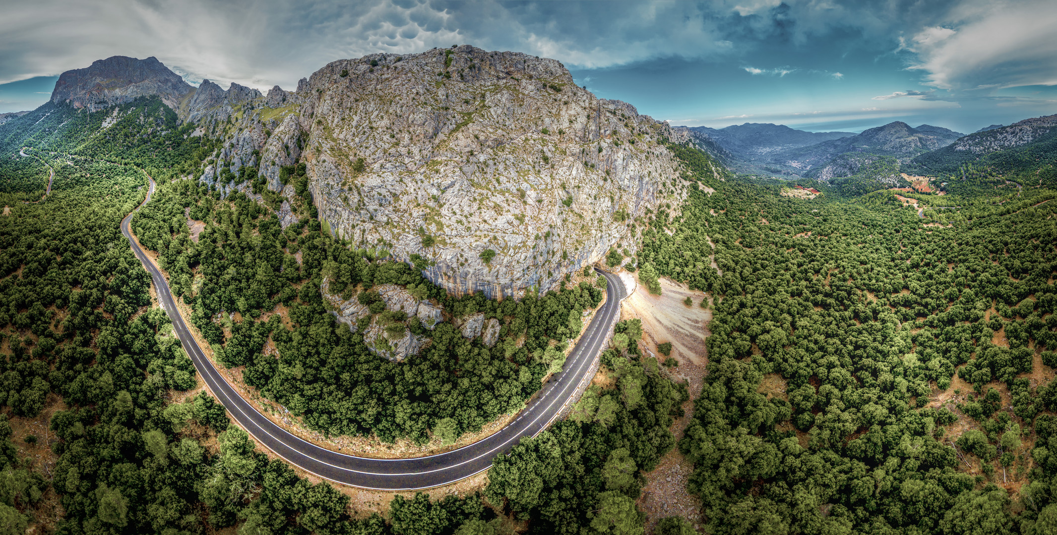 Luftaufnahme / Panorama vom Gebirge auf Mallorca (Serra de Tramuntana) 