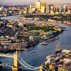 Luftaufnahme von London mit Tower Bridge