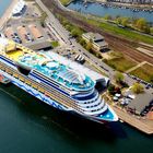 Luftbild - Aida diva im Hafen von Warnemünde