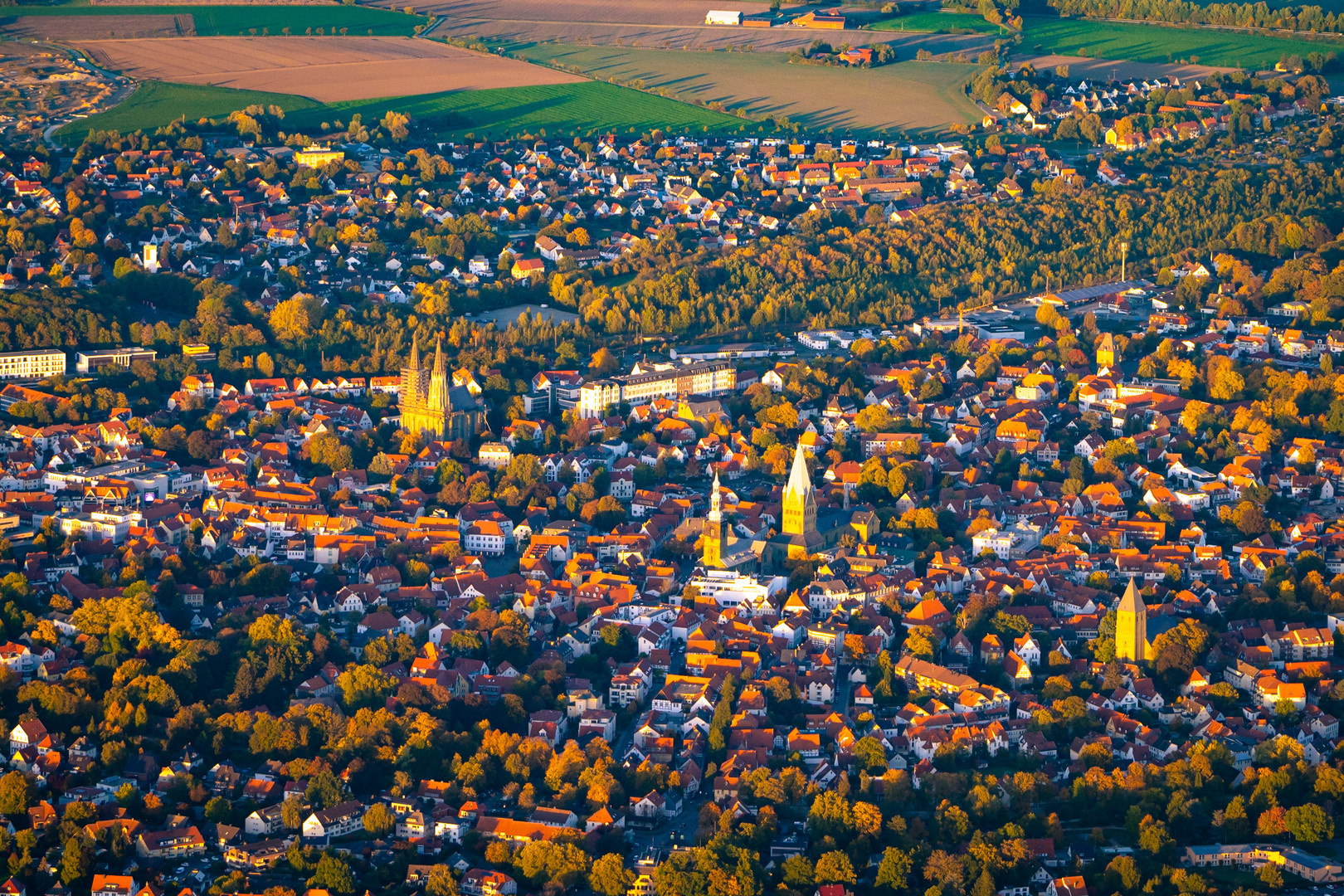 Luftbild der Altstadt von Soest im Herbst