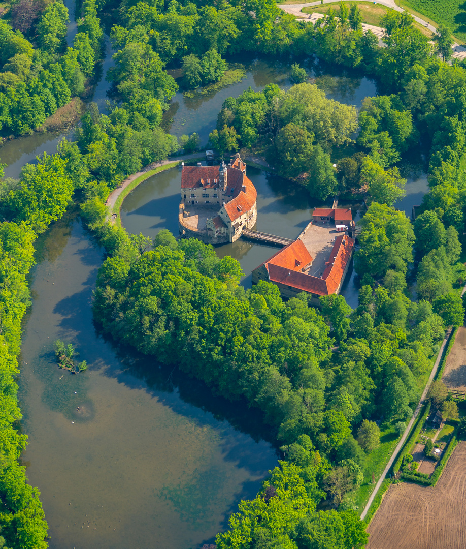 Luftbild der Burg Vischering in Lüdinghausen