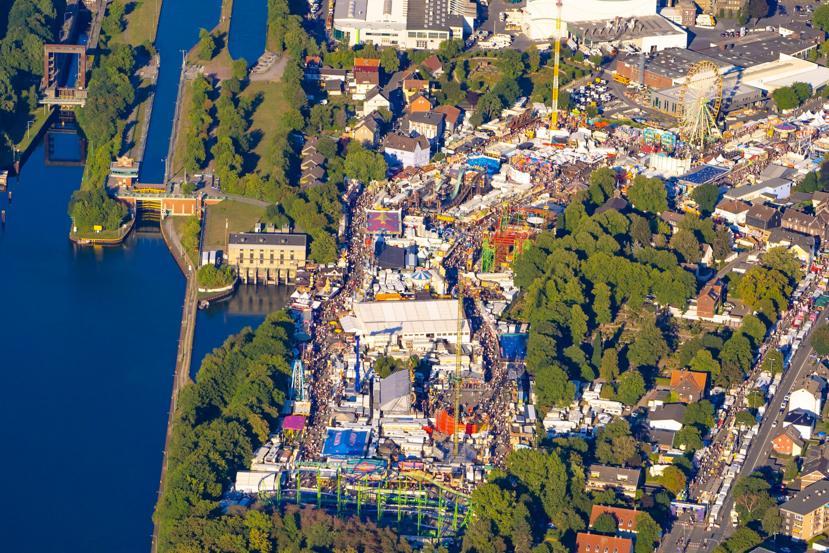 Luftbild der Cranger Kirmes im Ruhrgebiet