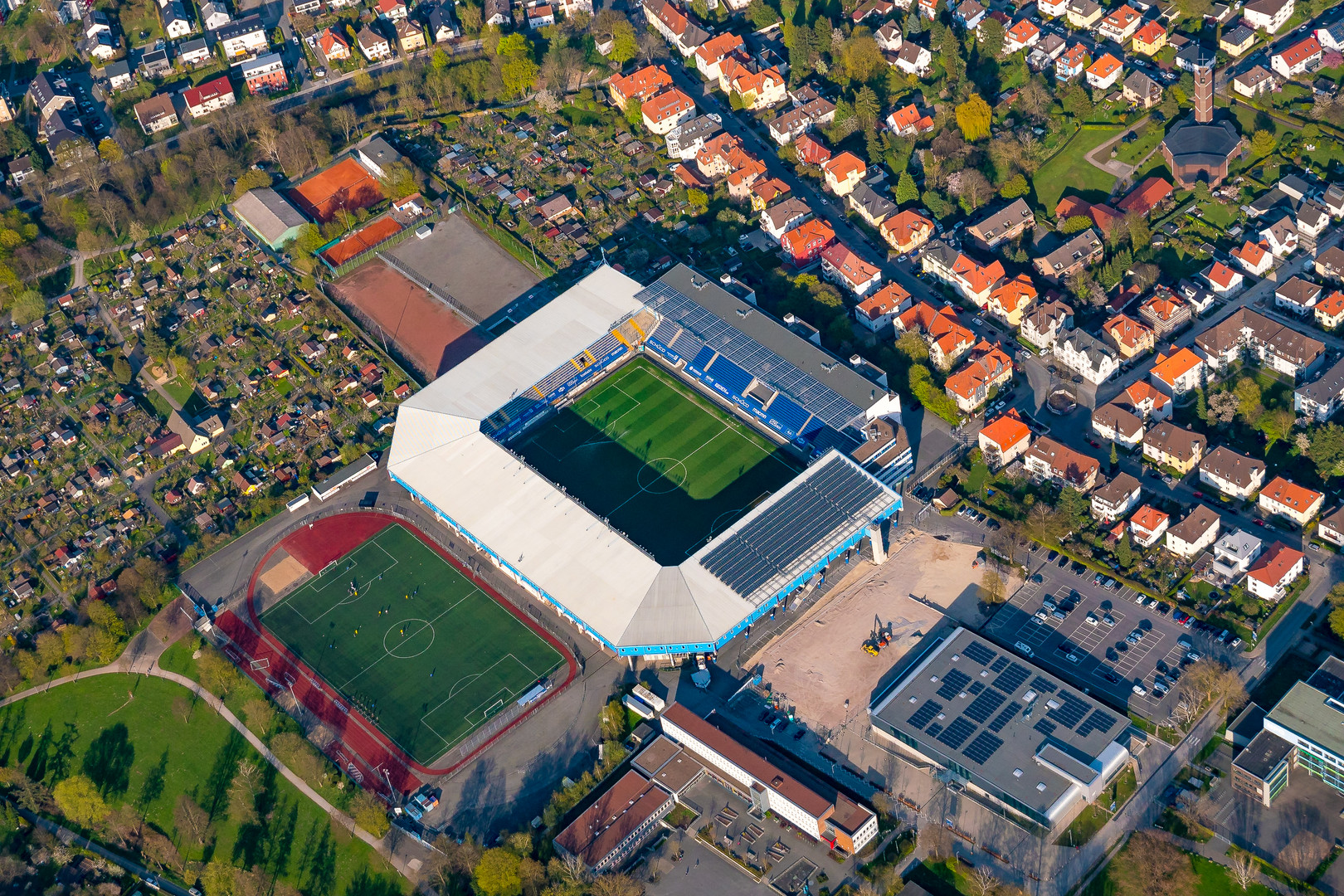 Luftbild der SchücoArena von Arminia Bielefeld