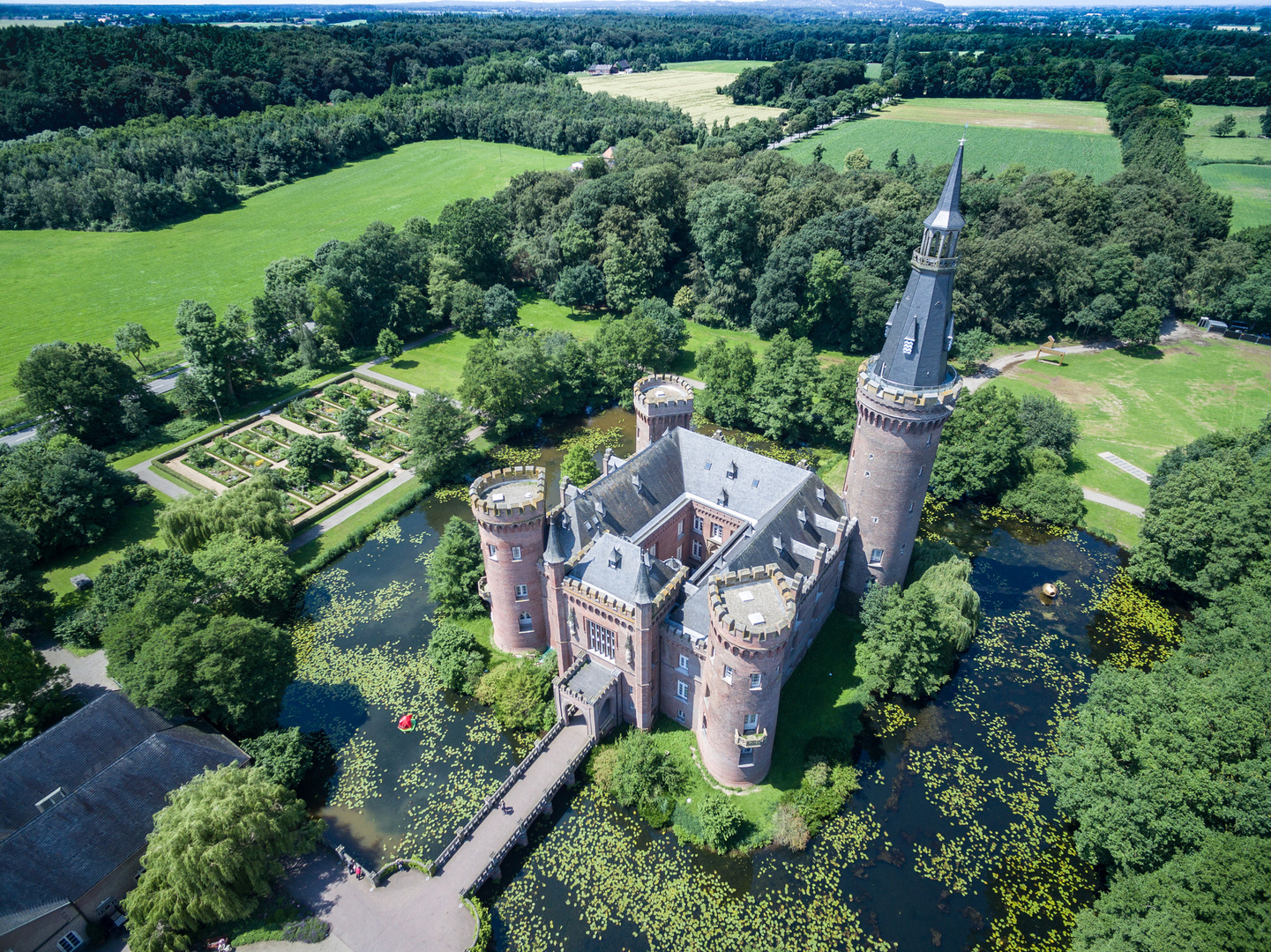 Luftbild Schloss Moyland 