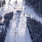 Luftbild vom berühmten Skiliftkarussell in Winterberg im Sauerland