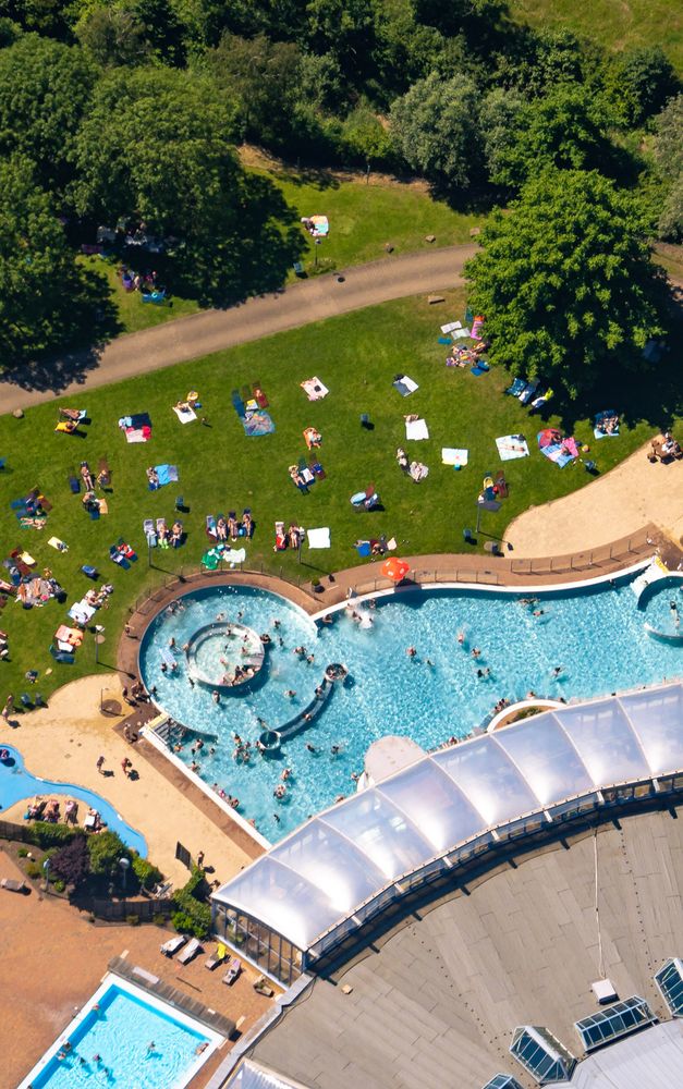 Luftbild vom Freizeitbad Heveney in Witten am Kemnader See