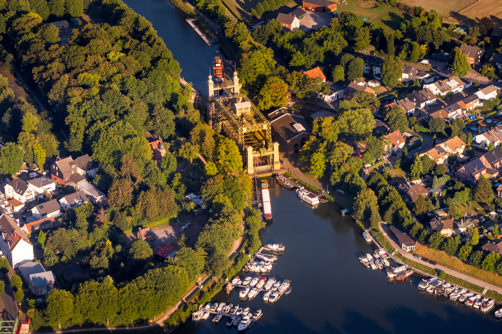 Luftbild vom Schiffshebewerk Henrichenburg im Ruhrgebiet