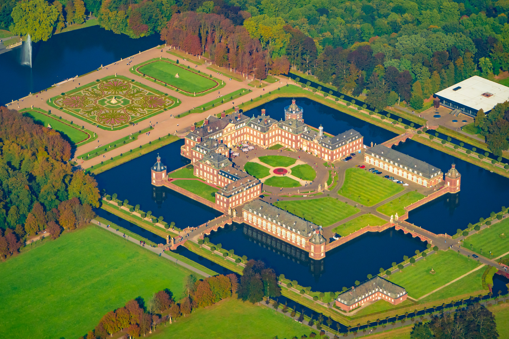 Luftbild vom Schloss Nordkirchen im Herbst