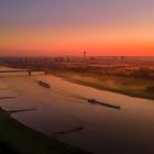Luftbild von Düsseldorf am Rhein in den Morgenstunden