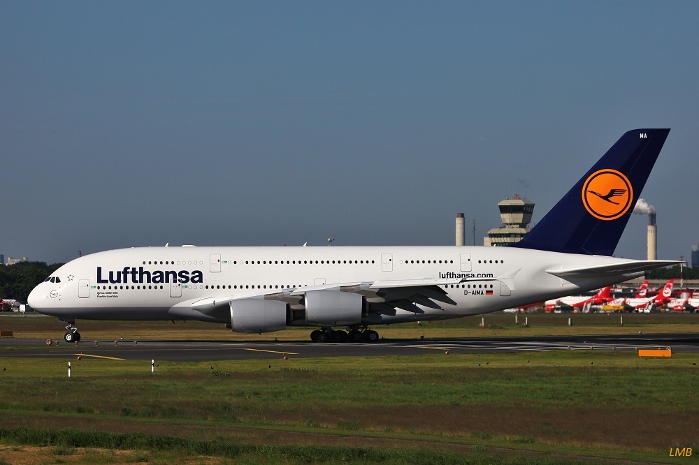 Lufthansa-380 in Tegel