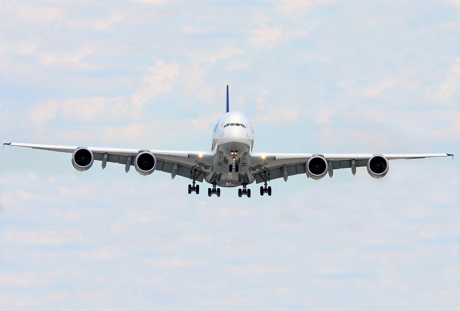 LUFTHANSA 711 CLEARED TO LAND RUNWAY 25R !   (D-AIMG)