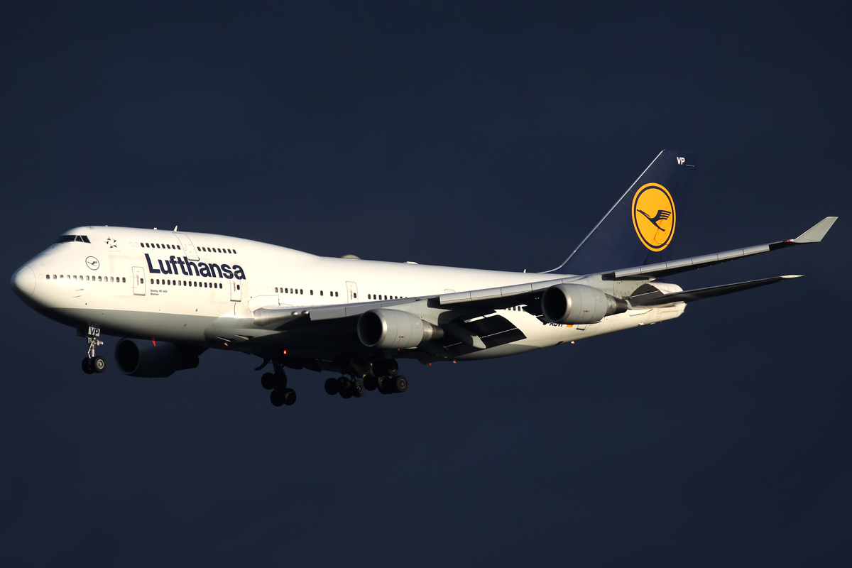 Lufthansa 744 in FRA